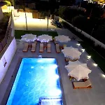 Luxury Jo-an