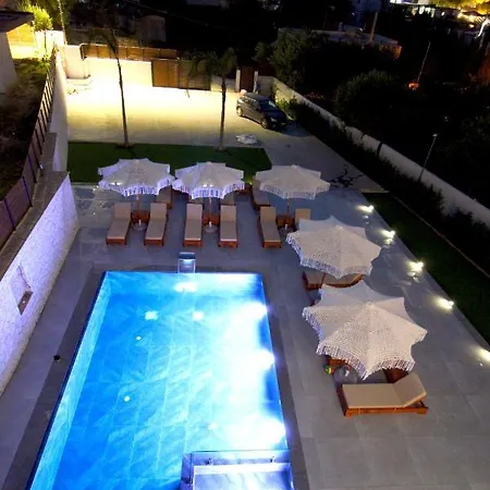 Luxury Jo-an