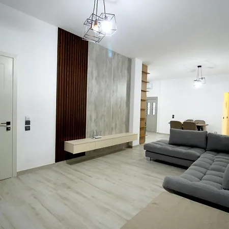 Luxury Jo-an Apartment