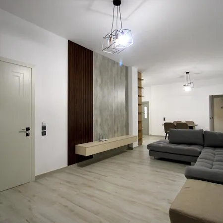 Luxury Jo-an * Ksamil